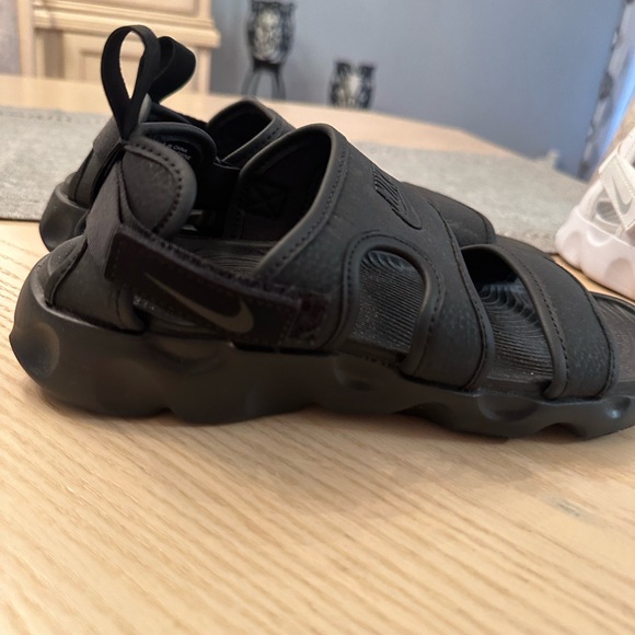 BLACK NIKE SANDALS - Picture 4 of 8